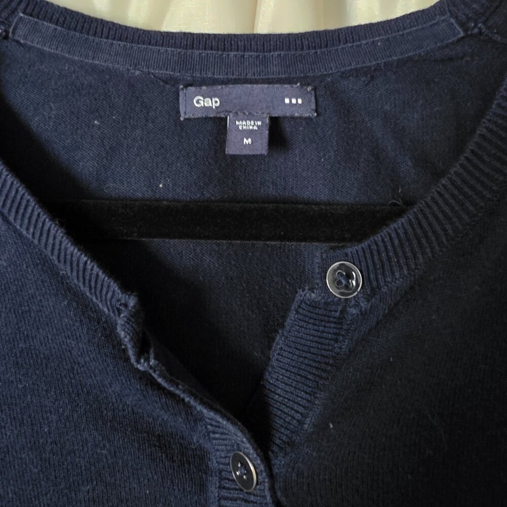 Gap Quarter Sleeve Button Down - image 4